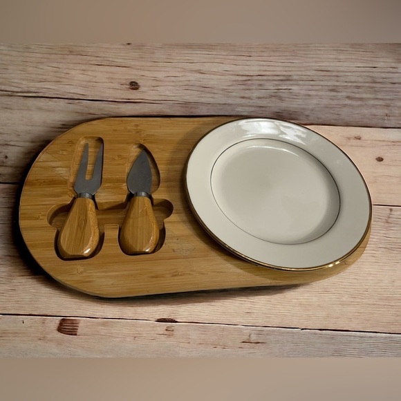 4 Piece Bamboo Cheese Board set - Picture 1 of 3